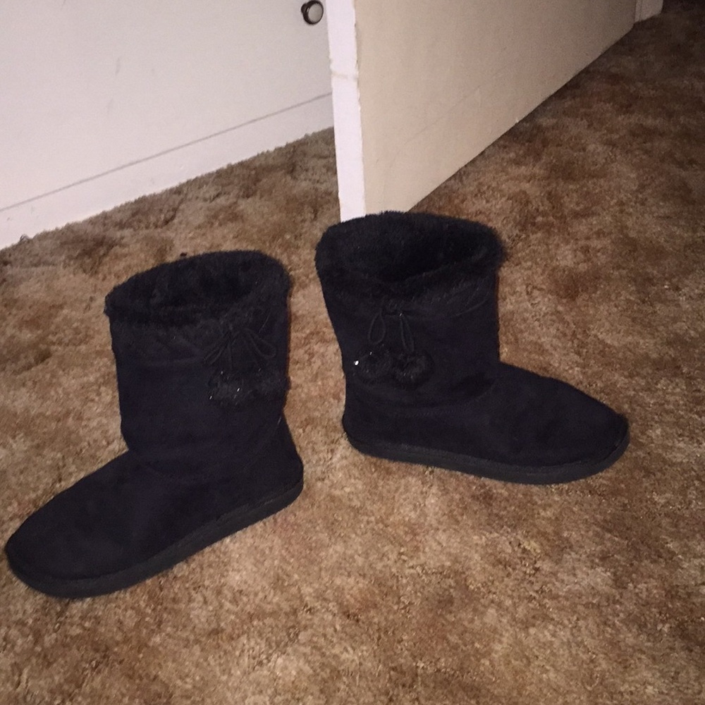Girls black boots
